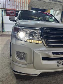 تۆیۆتا لاند کروزەر